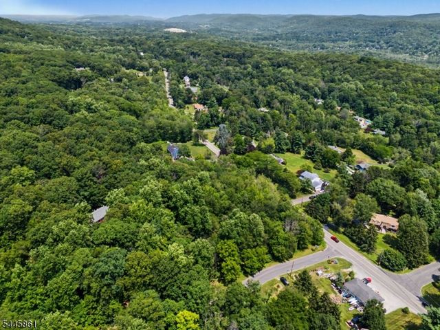 242 W Mountain Rd, Sparta Twp., NJ 07871