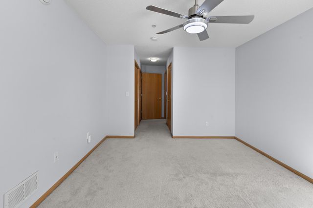 2496 County Road C2 W 109, Roseville, MN 55113