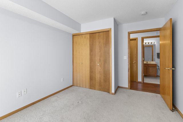 2496 County Road C2 W 109, Roseville, MN 55113