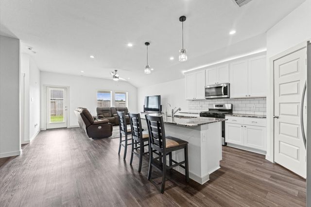 1029 Great Barracuda Lane, Alvin, TX 77511