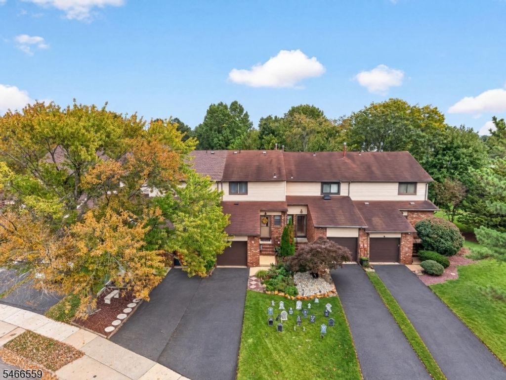 55 Chelsea Cir, Raritan Twp., NJ 08822 — exterior