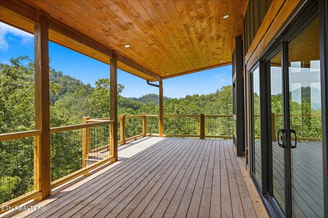 2046 Spurling Rd, Sevierville, TN 37862