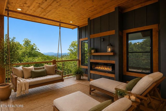 2046 Spurling Rd, Sevierville, TN 37862