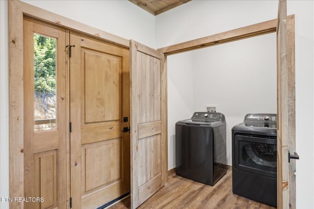2046 Spurling Rd, Sevierville, TN 37862