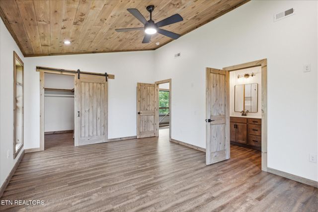 2046 Spurling Rd, Sevierville, TN 37862