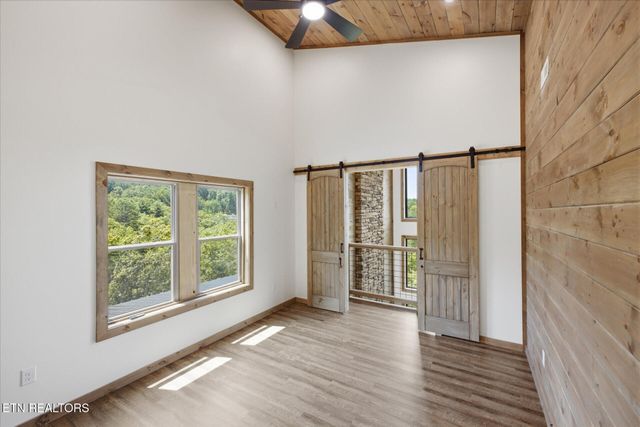2046 Spurling Rd, Sevierville, TN 37862