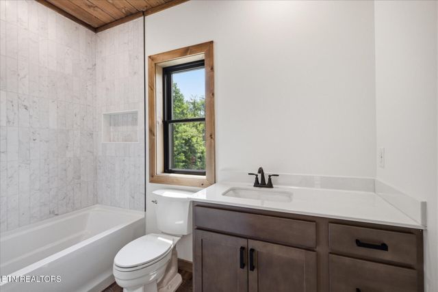 2046 Spurling Rd, Sevierville, TN 37862