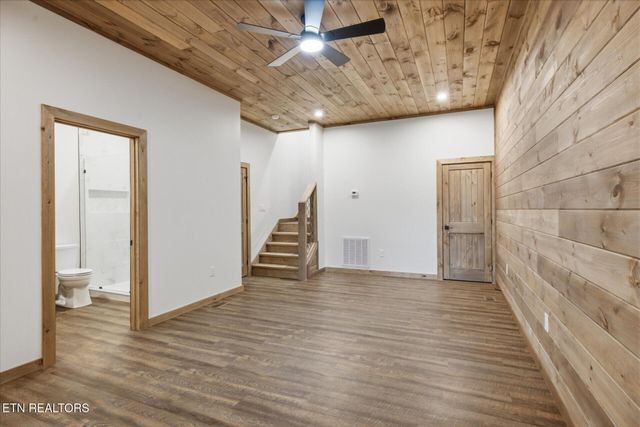 2046 Spurling Rd, Sevierville, TN 37862