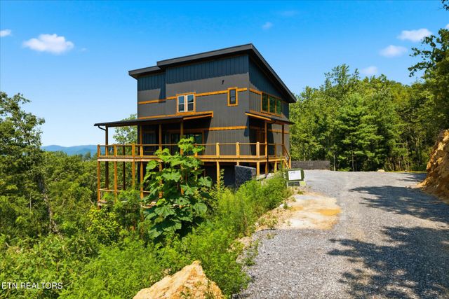 2046 Spurling Rd, Sevierville, TN 37862