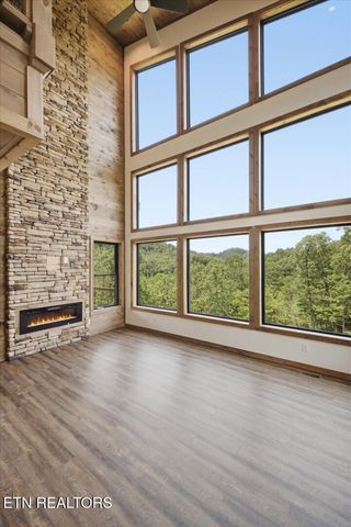 2046 Spurling Rd, Sevierville, TN 37862