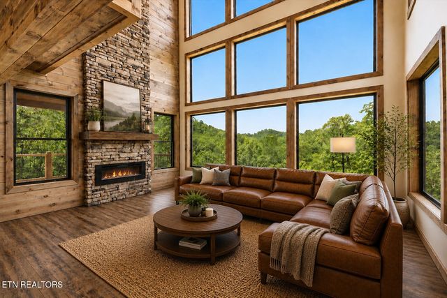 2046 Spurling Rd, Sevierville, TN 37862