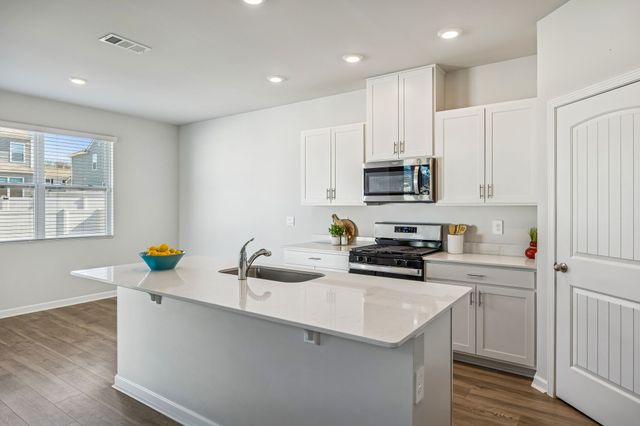 7193 Golden Way, White House, TN 37188