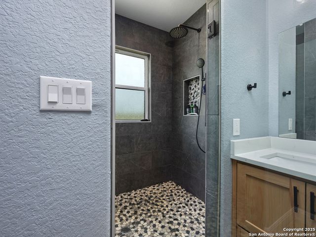 228 triple r, La Vernia, TX 78121