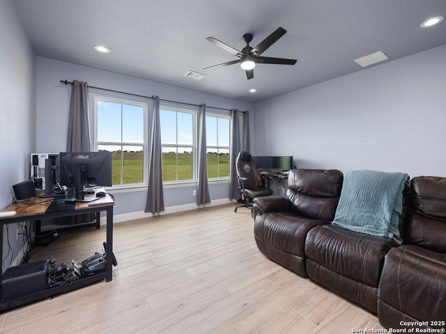 228 triple r, La Vernia, TX 78121