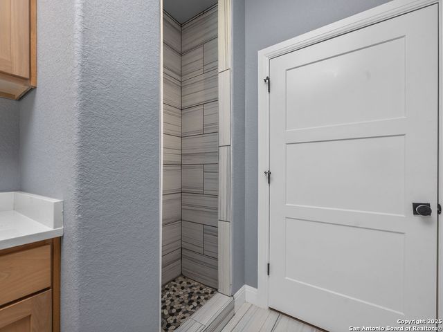 228 triple r, La Vernia, TX 78121