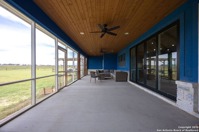 228 triple r, La Vernia, TX 78121