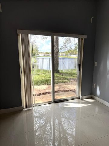 4925 NW 54th Avenue, Coconut Creek, FL 33073