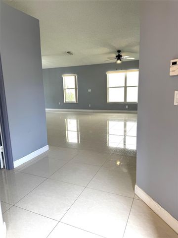 4925 NW 54th Avenue, Coconut Creek, FL 33073