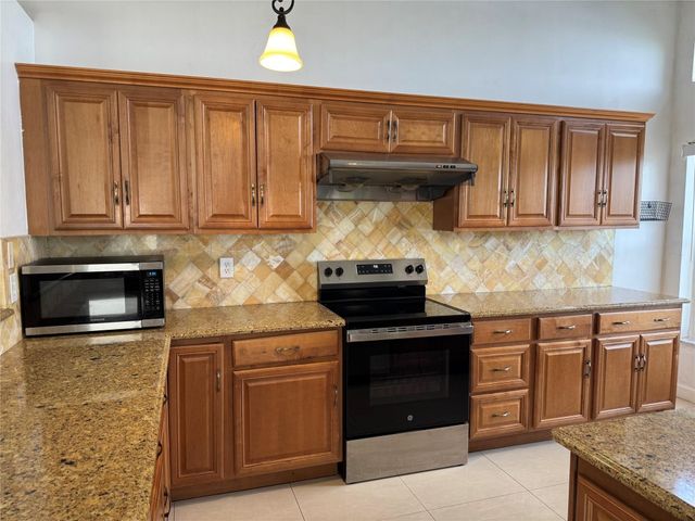 4925 NW 54th Avenue, Coconut Creek, FL 33073