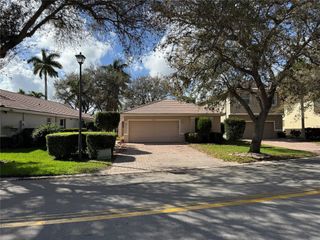 4925 NW 54th Avenue, Coconut Creek, FL 33073