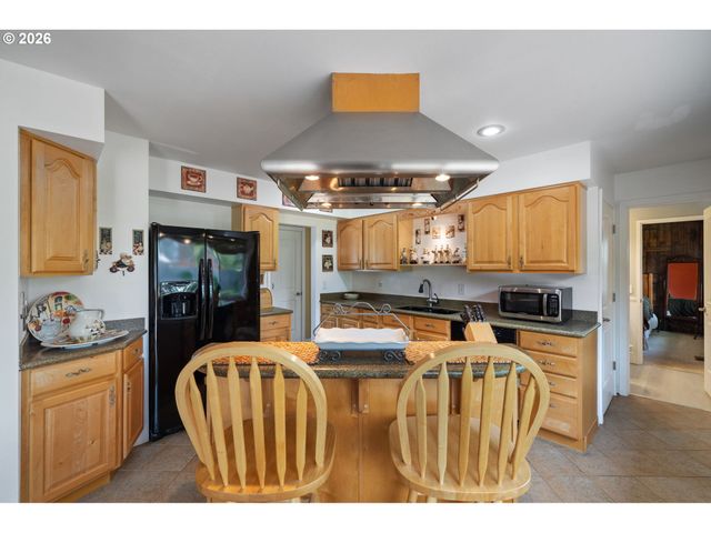 3720 Se 166TH Ave, Portland, OR 97236