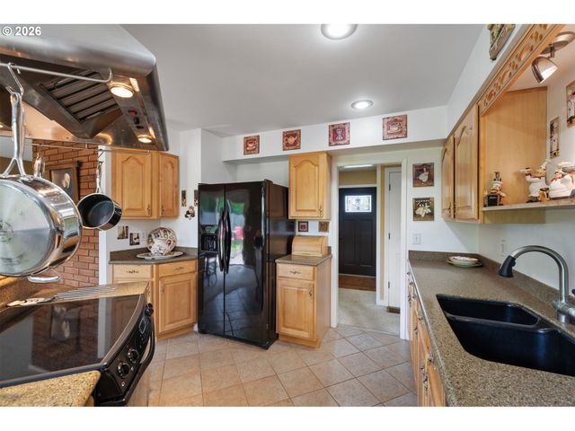 3720 Se 166TH Ave, Portland, OR 97236