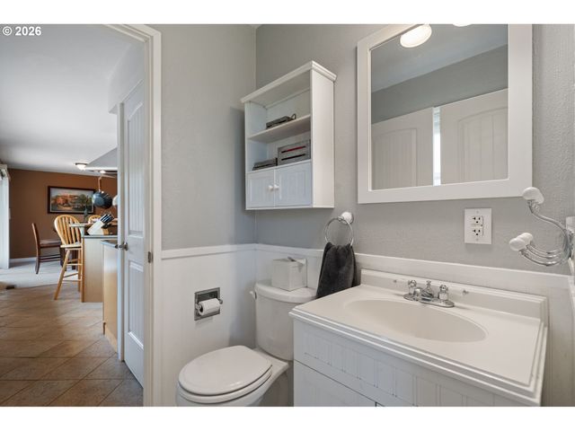 3720 Se 166TH Ave, Portland, OR 97236