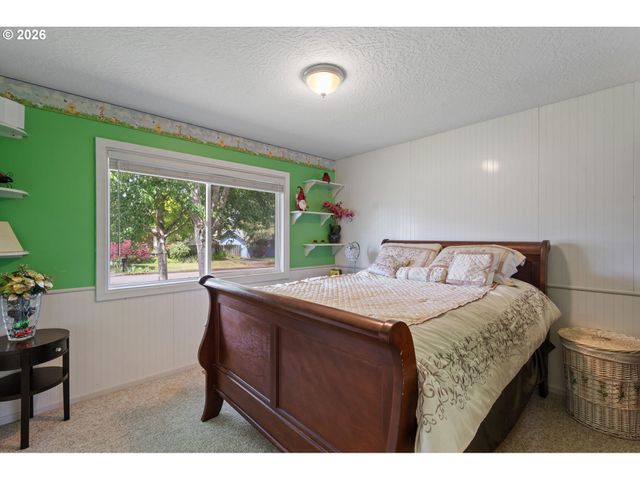 3720 Se 166TH Ave, Portland, OR 97236
