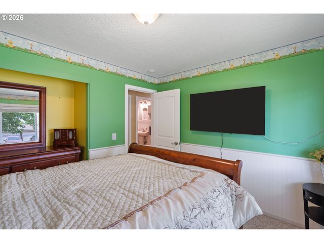 3720 Se 166TH Ave, Portland, OR 97236