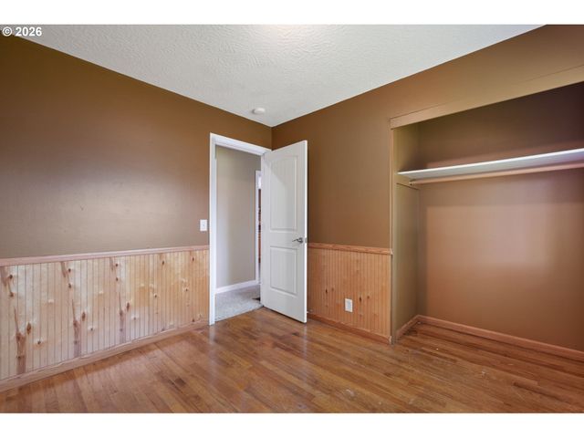 3720 Se 166TH Ave, Portland, OR 97236