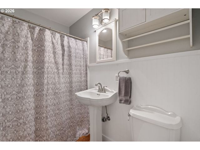3720 Se 166TH Ave, Portland, OR 97236