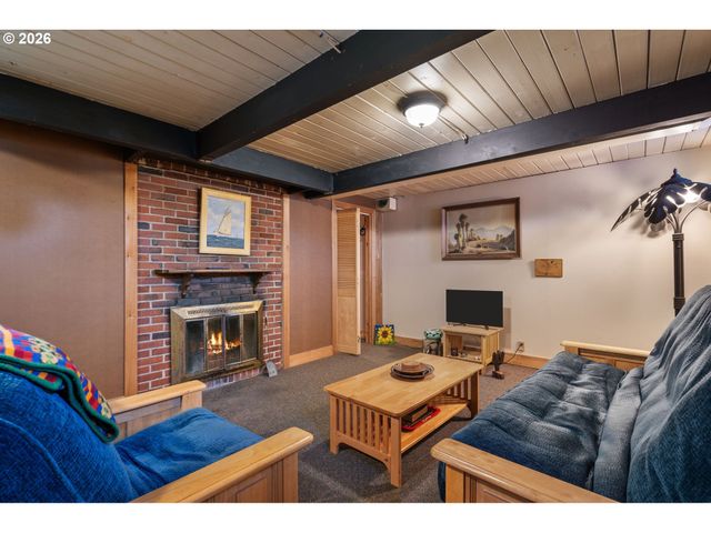 3720 Se 166TH Ave, Portland, OR 97236