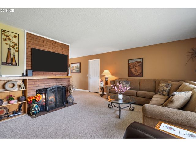 3720 Se 166TH Ave, Portland, OR 97236