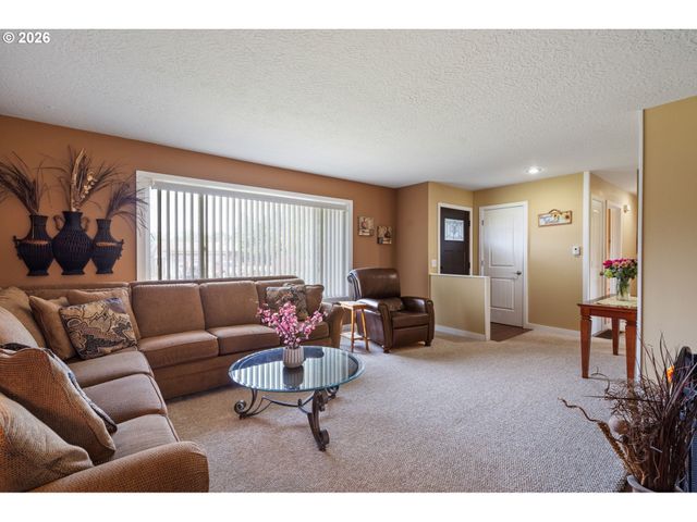 3720 Se 166TH Ave, Portland, OR 97236