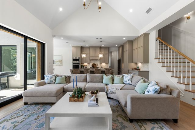 216 Creek Side Drive, Aledo, TX 76008