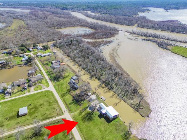 398 River Oaks Drive, Trinity, TX 75862