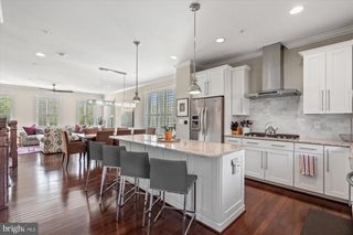 1108 S EDGEWOOD STREET, Arlington, VA 22204