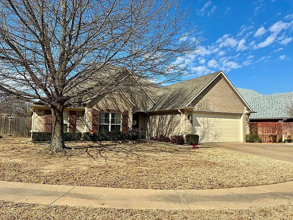 2479 Surtees Place, Fayetteville, AR 72704