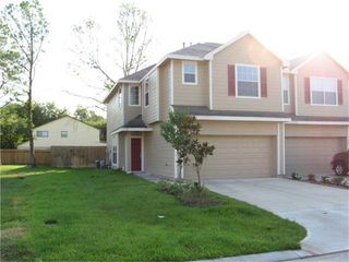 17154 Oakwood Chase Drive, Spring, TX 77379