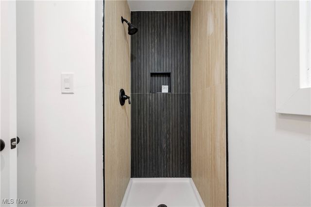 3750 Bainbridge Road, Cleveland Heights, OH 44118