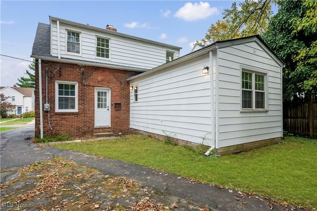 3750 Bainbridge Road, Cleveland Heights, OH 44118