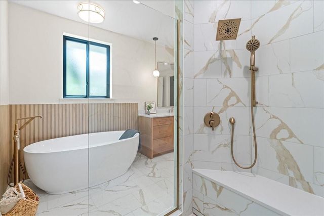 202 Hub Drive, Wimberley, TX 78676