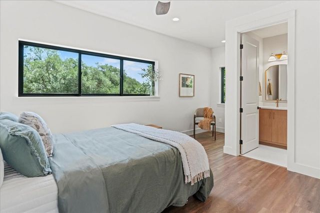 202 Hub Drive, Wimberley, TX 78676