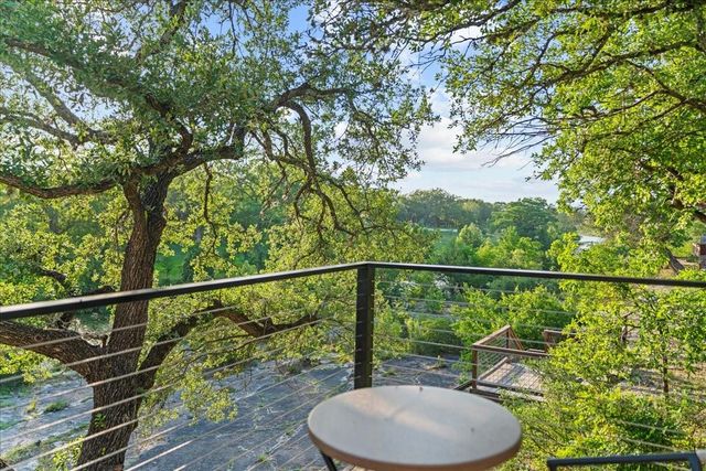 202 Hub Drive, Wimberley, TX 78676