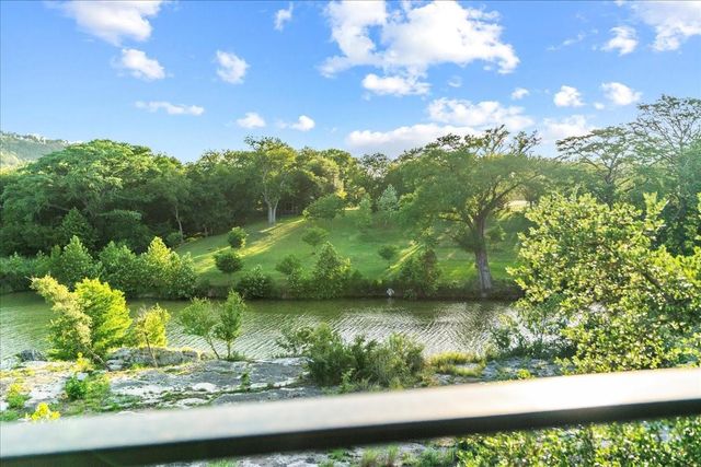 202 Hub Drive, Wimberley, TX 78676