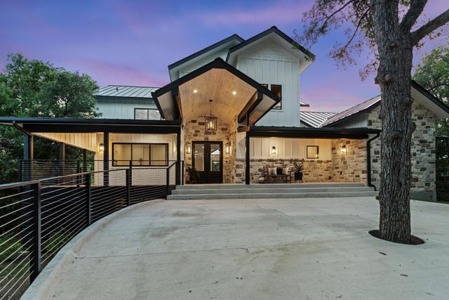 202 Hub Drive, Wimberley, TX 78676