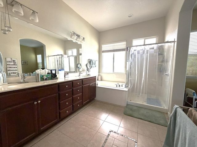 2859 Sierra Gold Ct, Riverbank, CA 95367