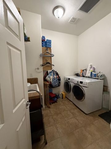 2859 Sierra Gold Ct, Riverbank, CA 95367