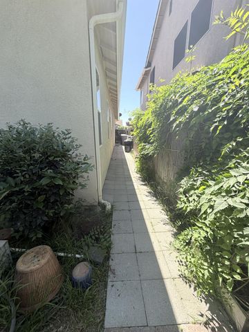 2859 Sierra Gold Ct, Riverbank, CA 95367