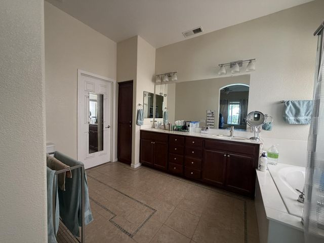 2859 Sierra Gold Ct, Riverbank, CA 95367